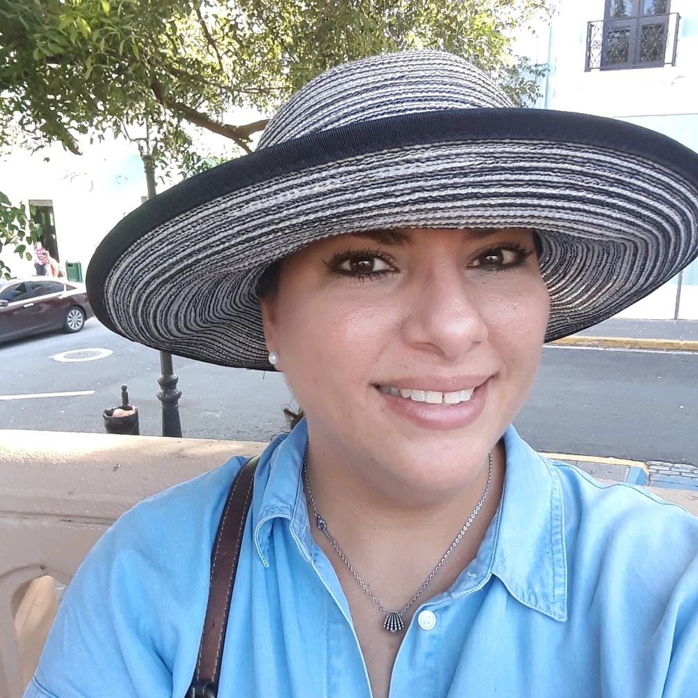 Meet your Posher, Gina